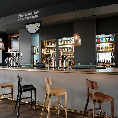 Leonardo Hotel Brighton-3