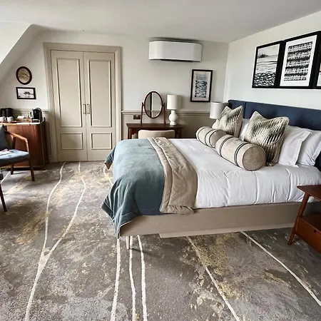 The White Horses By Everly Hotels Collection-2